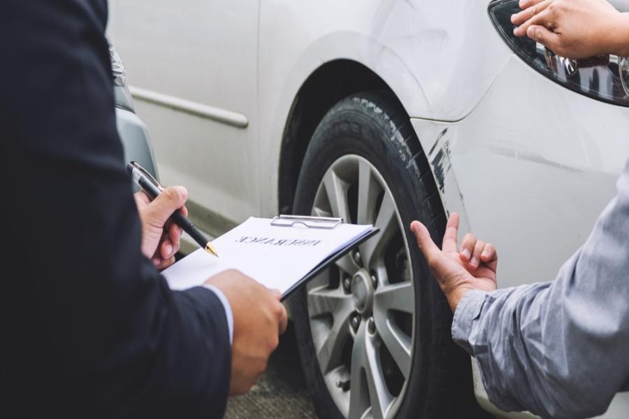 De premies voor autoverzekeringen zijn fors gestegen.