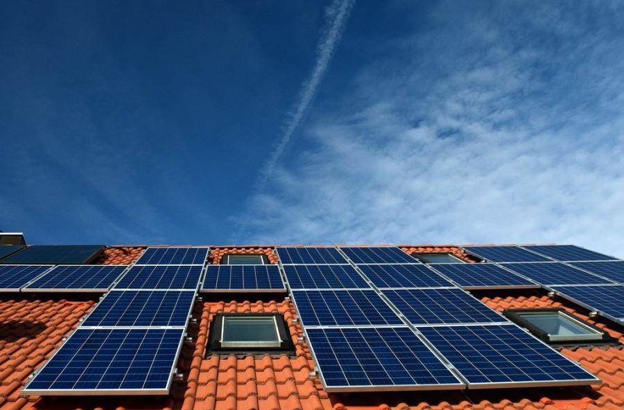 Stijgende terugleverkosten baart eigenaar zonnepanelen zorgen